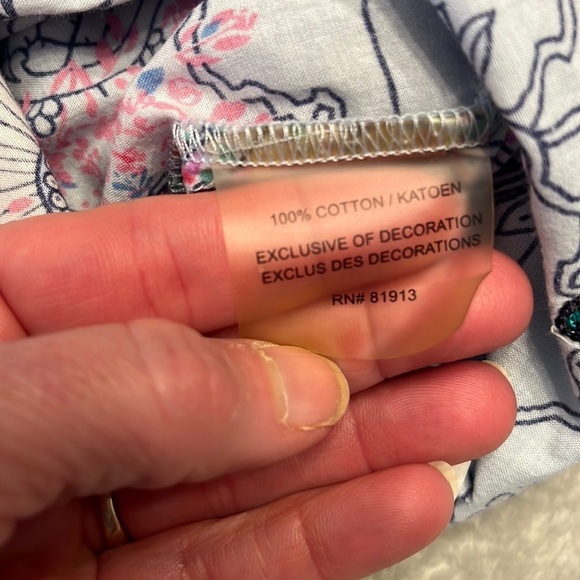 Beautiful, like new Robert Graham shirt - Picture 10 of 11